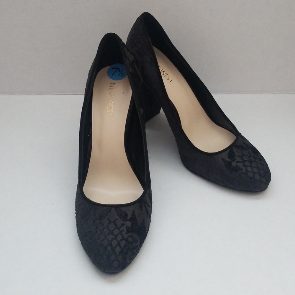 Beautiful Nine West sueded high healed shoes.